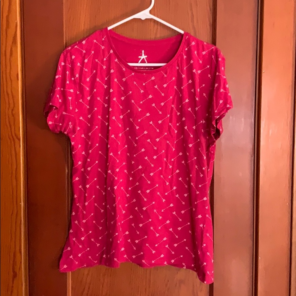 Arrow tee